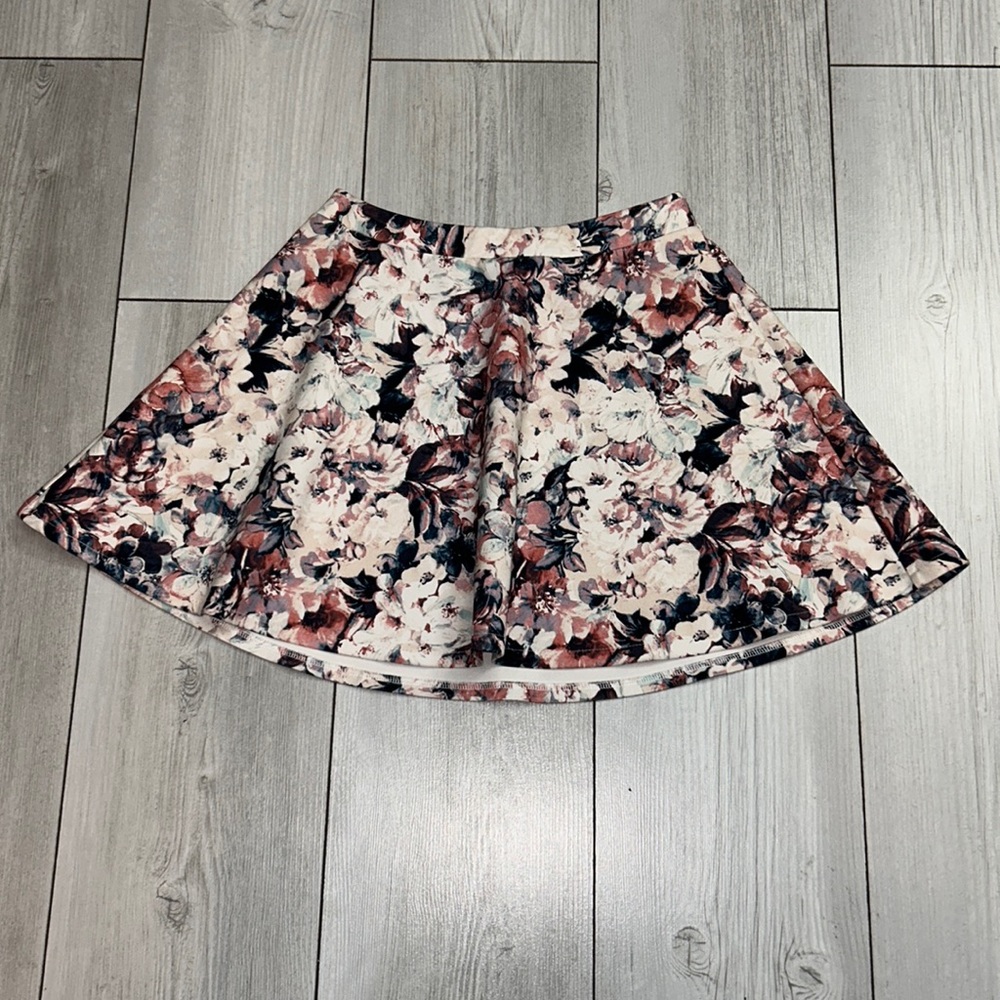 Bethany Mota Size Medium light pink navy blue Floral skater mini Skirt